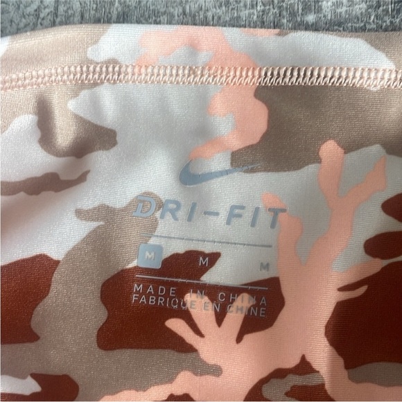 Nike Dri-Fit Phantom Desert Camo Activewear High-Rise Leggings Size Medium. - Picture 5 of 6